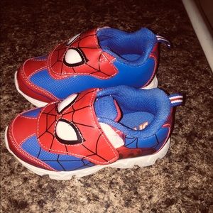 Toddler boys sneakers size 8 brand new
